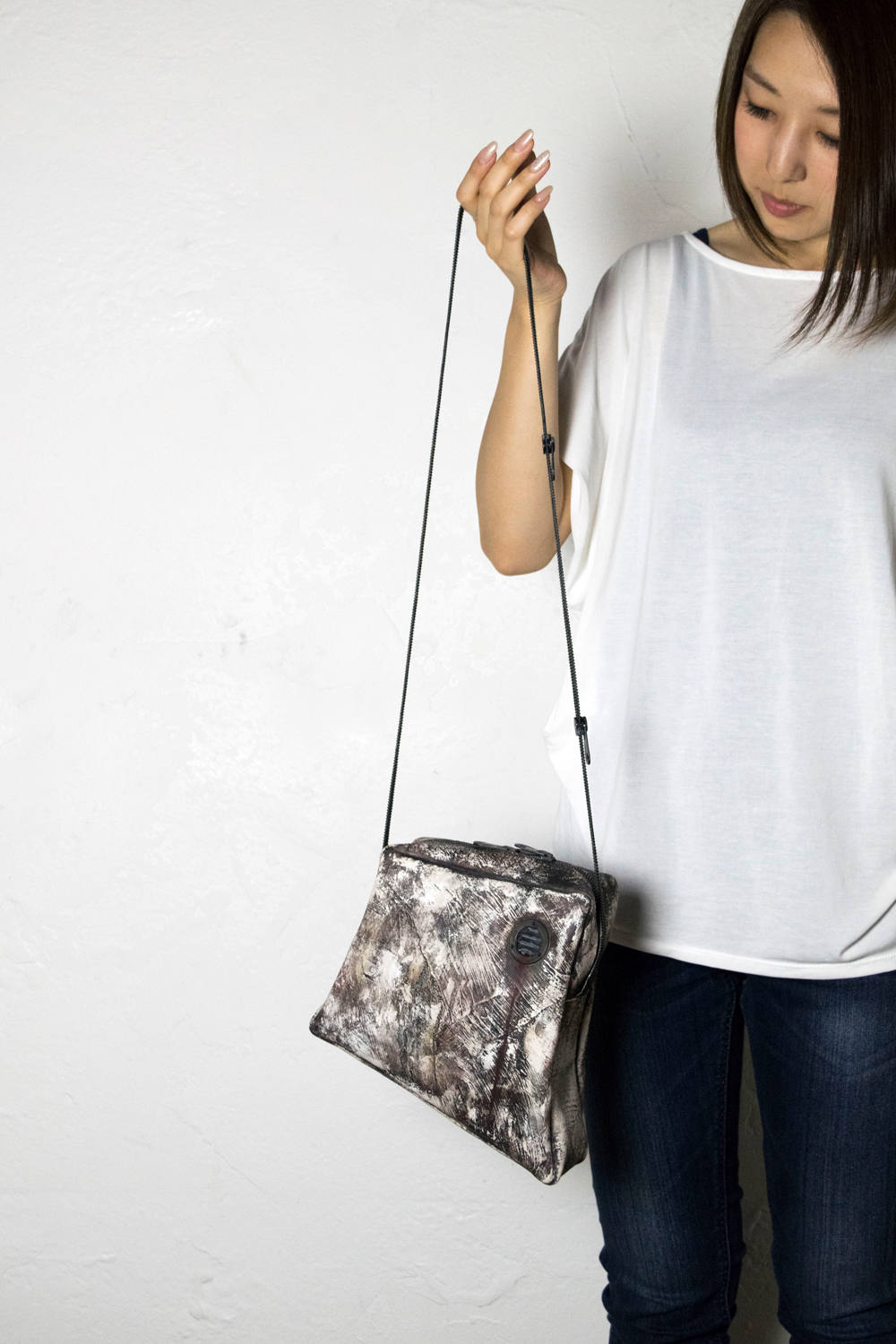 KAGARI YUSUKE - 【お取り寄せ可能】ジップショルダーバッグ [都市型